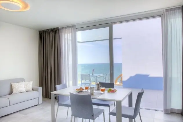 Superior Apart Daire, Deniz Manzaralı