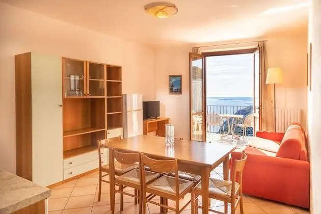 Superior Apart Daire, 2 Yatak Odası, Göl Manzaralı