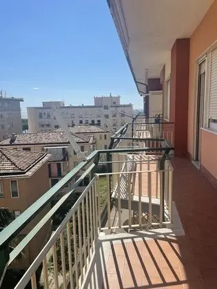 Basic Stüdyo, Avlu Manzaralı