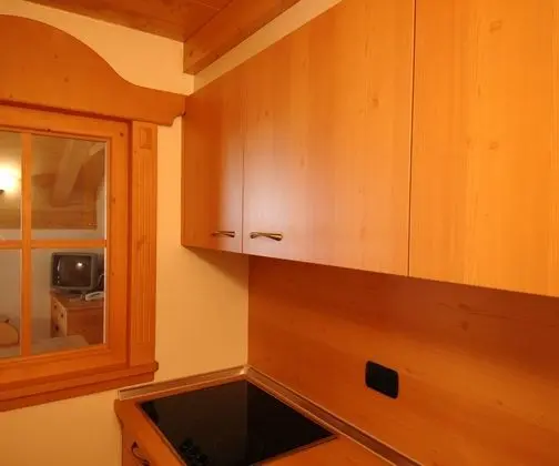 Stüdyo (Three People)