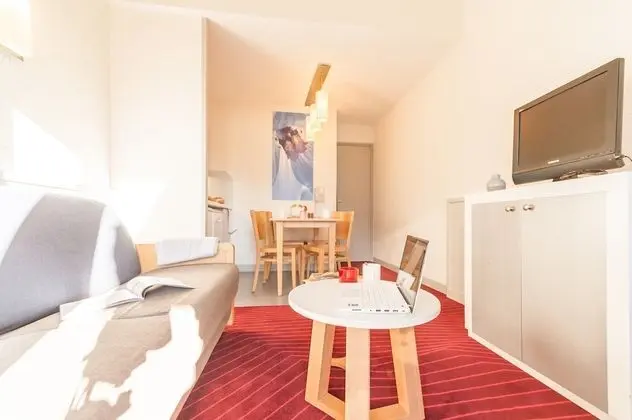 Stüdyo, Dağ Manzaralı