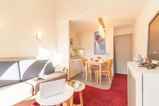 Stüdyo, Dağ Manzaralı