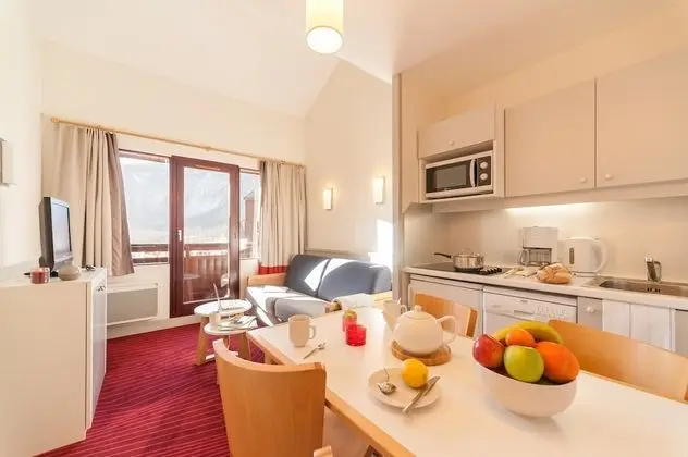 Stüdyo, Dağ Manzaralı