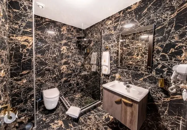 Tek Büyük veya İki Ayrı Yataklı Oda, Şehir Manzaralı