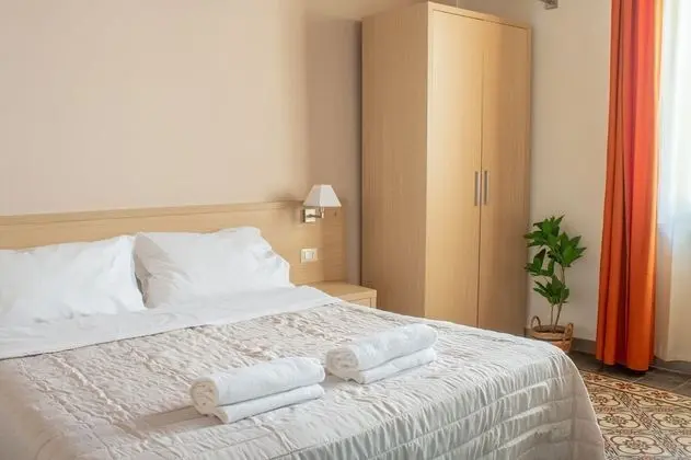 Economy Tek Büyük veya İki Ayrı Yataklı Oda
