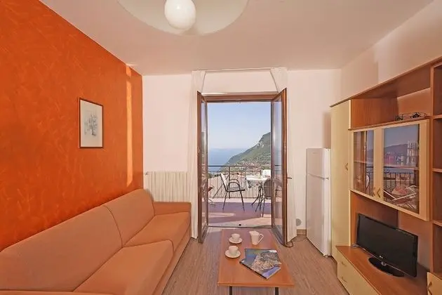 Superior Apart Daire, 2 Yatak Odası, Göl Manzaralı