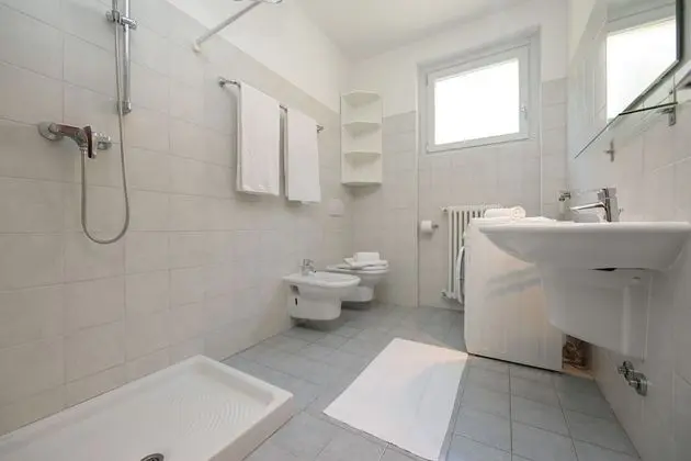 Family Apart Daire, Birden Çok Yatak, 2 Banyolu, Dağ Yamacı (Residence Romina Lakeview Apt.)