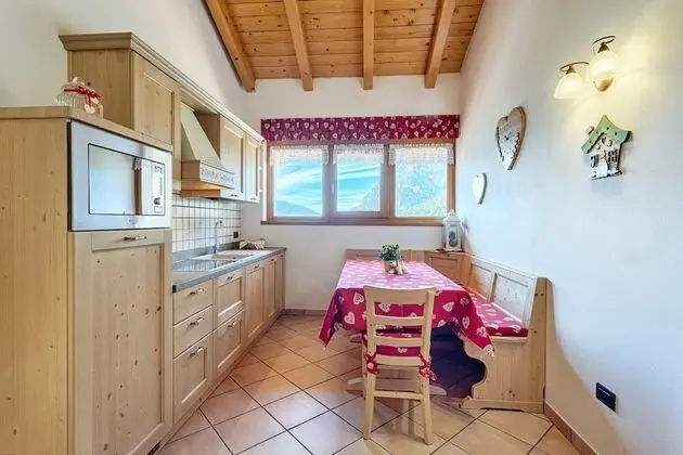 Apart Daire, Göl Manzaralı
