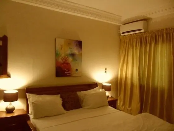 Standard Tek Büyük Yataklı Oda