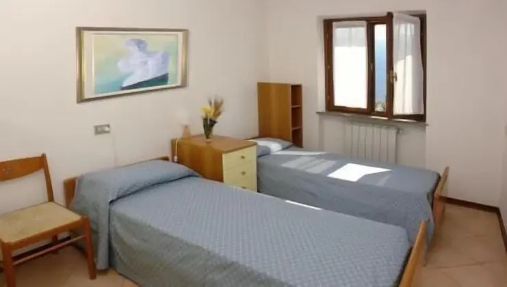Apart Daire, Göl Manzaralı