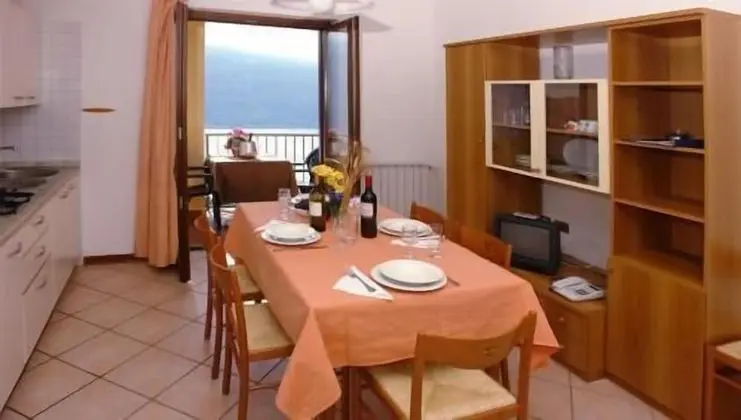 Apart Daire, Göl Manzaralı