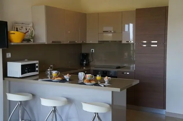 Comfort Apart Daire, 2 Yatak Odası, Teras, Havuz Manzaralı