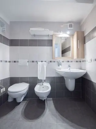 Apart Daire, 2 Yatak Odası, Balkon, Kısmi Deniz Manzaralı (Trilocale)