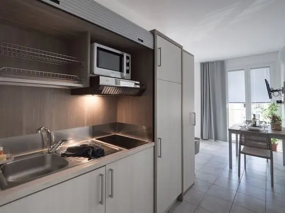 Stüdyo, Balkon, Kısmi Deniz Manzaralı