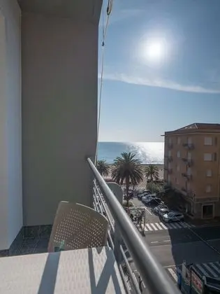 Stüdyo, Balkon, Kısmi Deniz Manzaralı