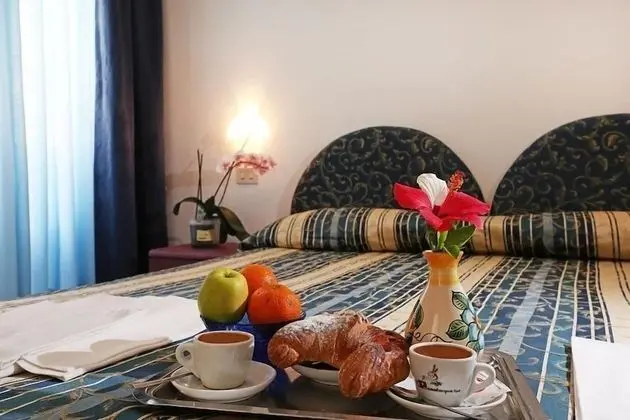 Classic Tek Büyük Yataklı Oda