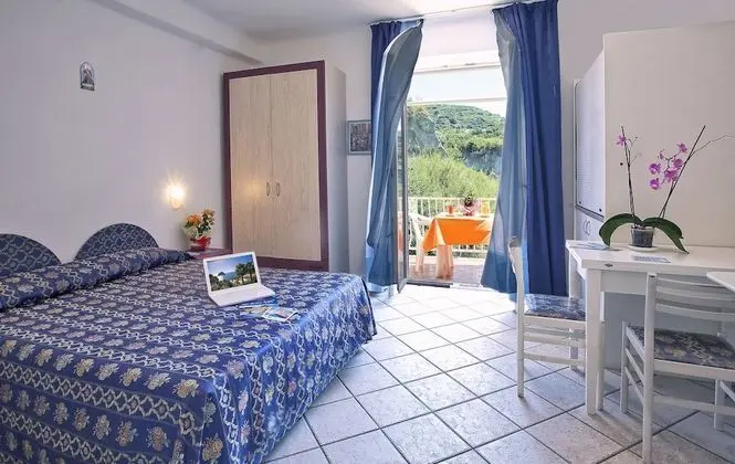 Deluxe Tek Büyük Yataklı Oda, Deniz Manzaralı