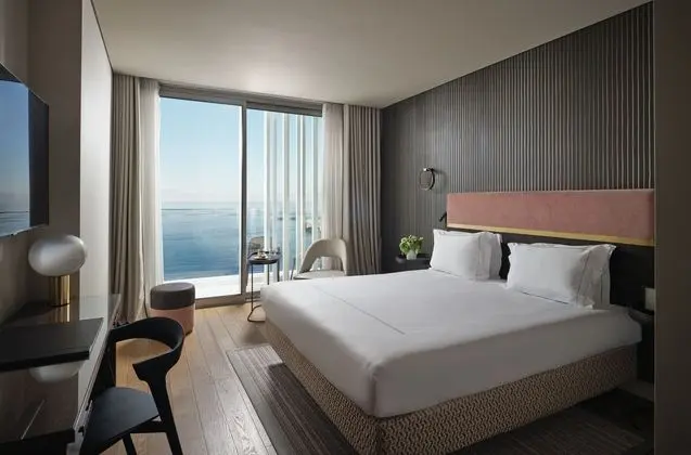 Deluxe Seafront Room with Balcony