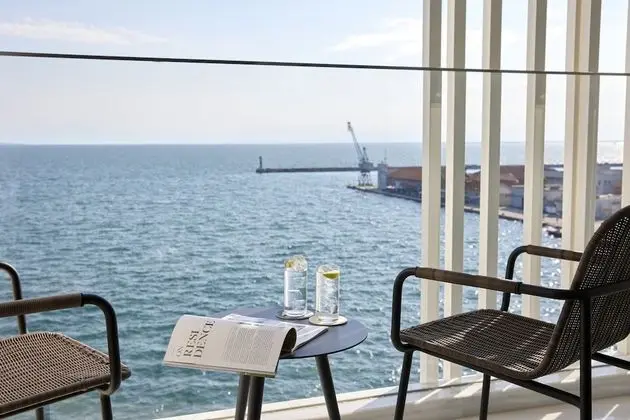 Deluxe Seafront Room with Balcony