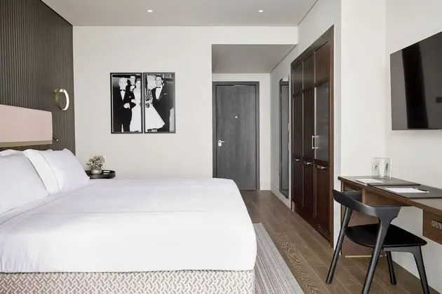Deluxe Seafront Room with Balcony