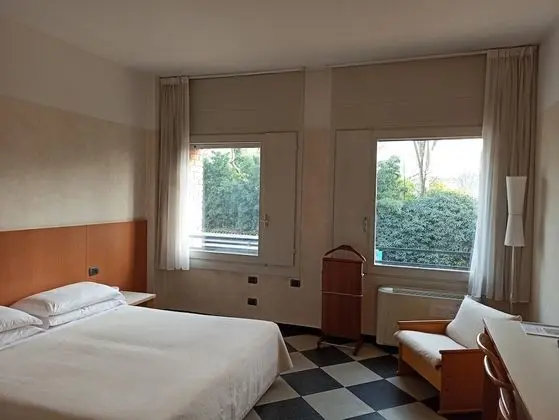 Classic Tek Büyük Yataklı Oda