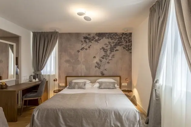 Superior Tek Büyük veya İki Ayrı Yataklı Oda