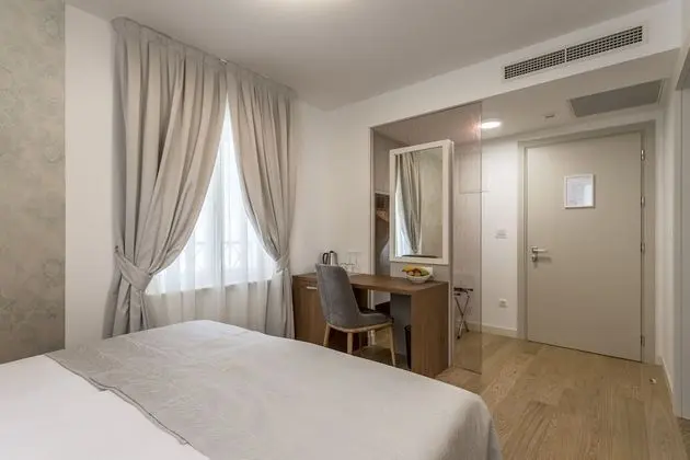 Superior Tek Büyük veya İki Ayrı Yataklı Oda