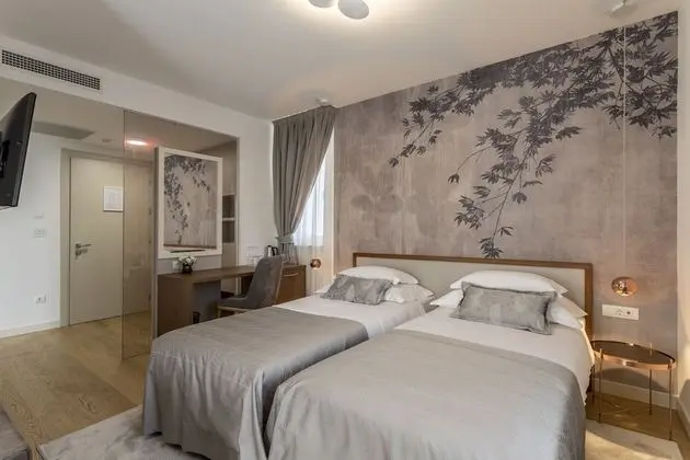 Superior Tek Büyük veya İki Ayrı Yataklı Oda