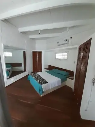 Deluxe Tek Büyük Yataklı Oda, Havuz Manzaralı