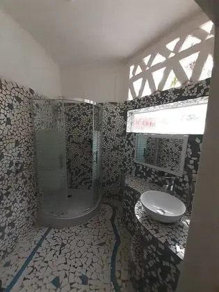 Deluxe Tek Büyük Yataklı Oda, Havuz Manzaralı