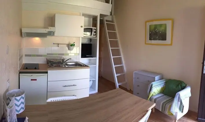 Basic Stüdyo, Bahçe Manzaralı