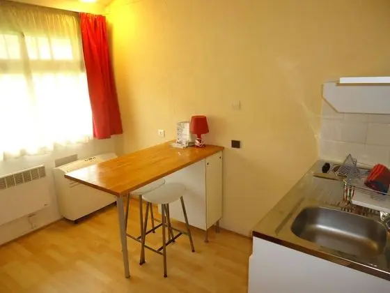 Basic Stüdyo, Bahçe Manzaralı