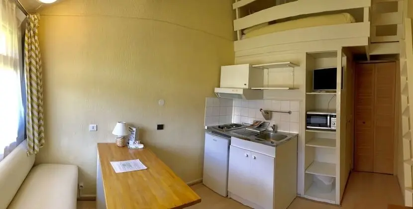 Basic Stüdyo, Bahçe Manzaralı