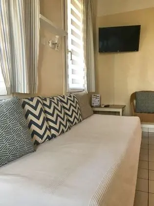 One Bedroom Duplex with Kitchenette with 1 Double and 1 Sofa Bed