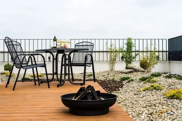 Grand Apart Daire, Teras