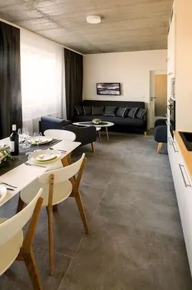 Grand Apart Daire, Teras