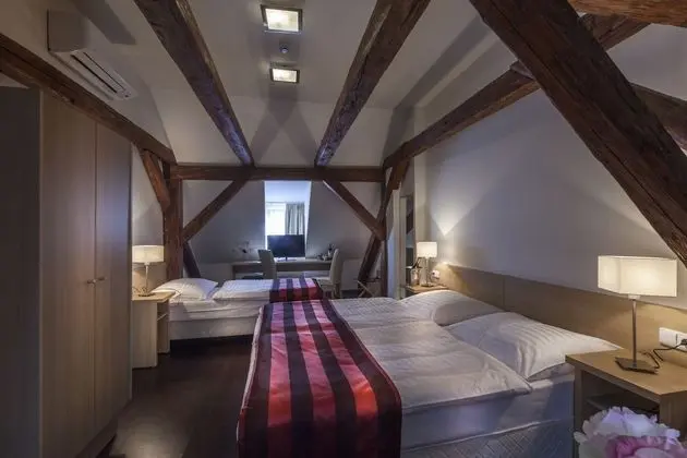 Deluxe Üç Kişilik Oda