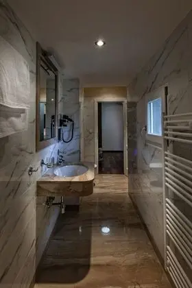 Deluxe Üç Kişilik Oda