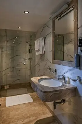 Deluxe Üç Kişilik Oda