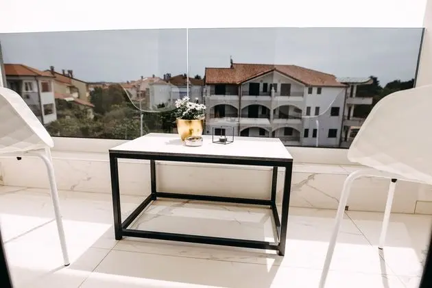 Deluxe Tek Büyük Yataklı Oda, Avlu Manzaralı