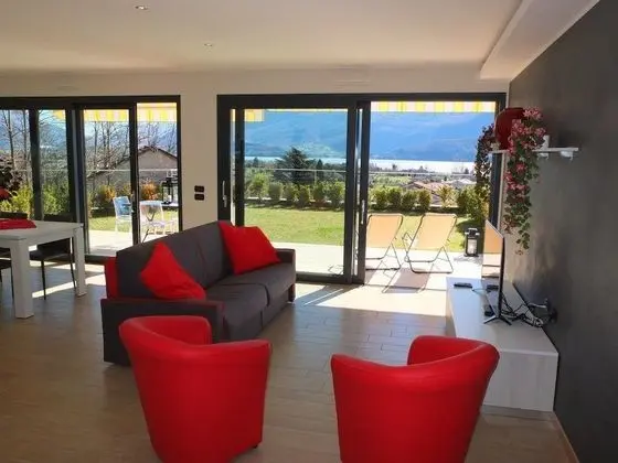 Superior Apart Daire, 2 Yatak Odası, Göl Manzaralı