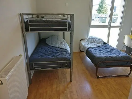 Üç Kişilik Oda