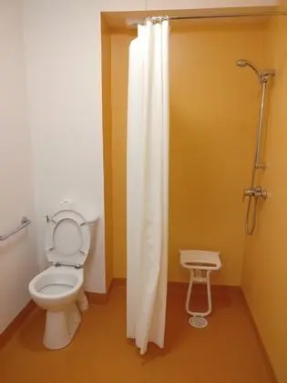 Üç Kişilik Oda