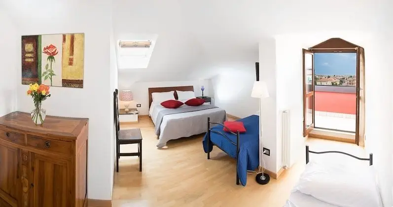 Çatı Katı (Loft) (6 pax)