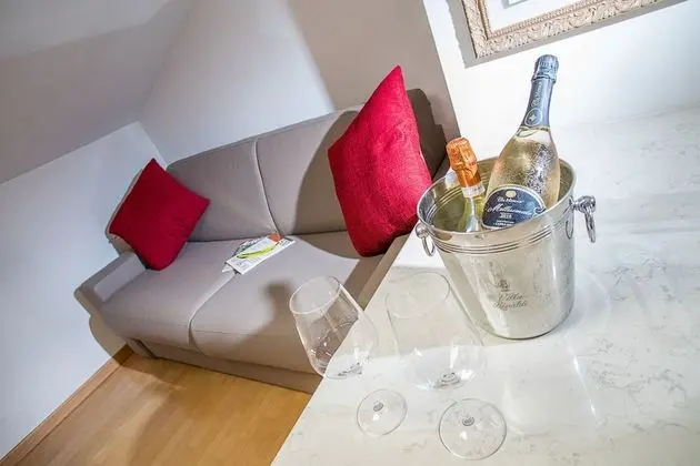 Çatı Katı (Loft) (6 pax)