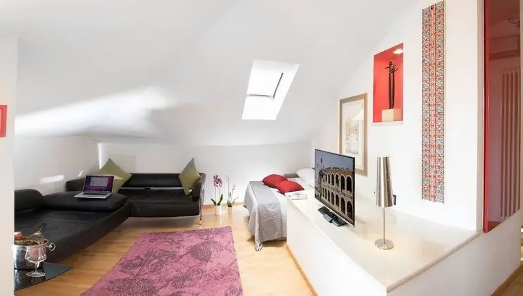 Çatı Katı (Loft) (6 pax)