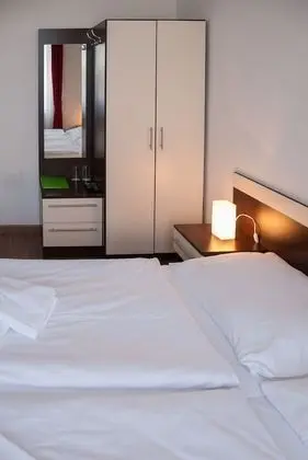 Büyük Yataklı Tek Kişilik Oda