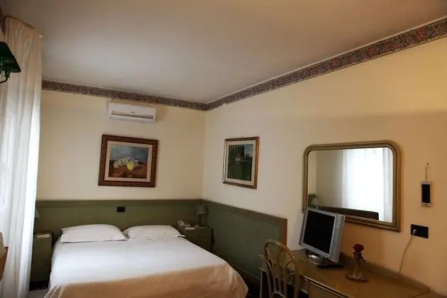Comfort Tek Büyük Yataklı Oda, Banyolu/Duşlu, Avlu Manzaralı
