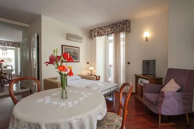 Comfort Tek Kişilik Oda, Banyolu/Duşlu, Avlu Manzaralı
