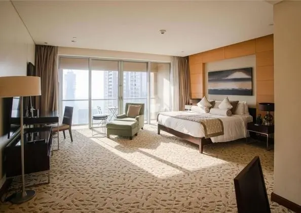 Deluxe 1BR Suite